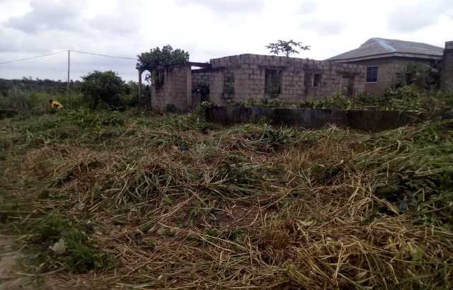 uncompleted bungalow building for sale at a cheaper price