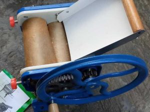 Manuel chin chin cutter