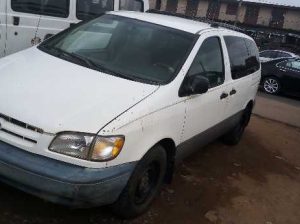 Toyota sienna 2000 model available for sales