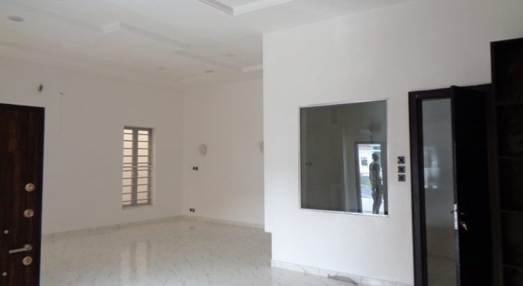 For sale 5 bedroom fully detached duplex with BQ a