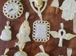 Pure Chains And Pendant Golds