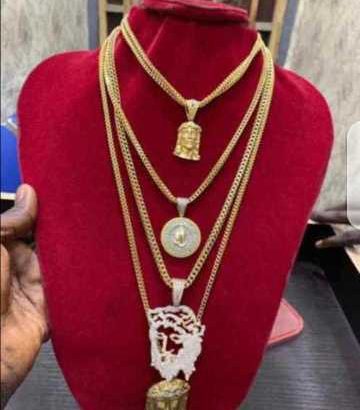 Pure Chains And Pendant Golds