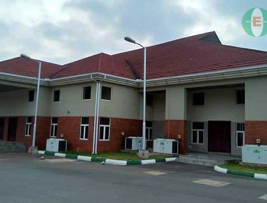 aluminum roof gutter and PVC roof gutter