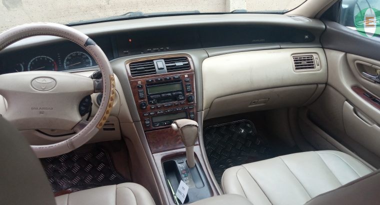 Clean Toyota Avalon