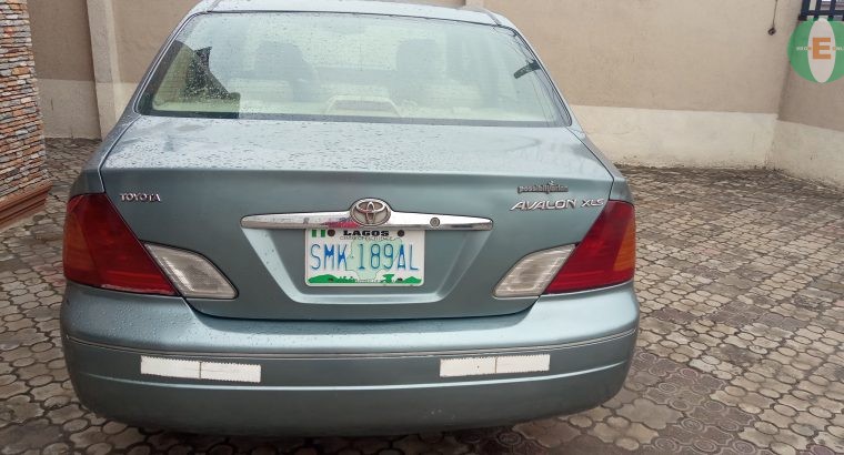 Clean Toyota Avalon